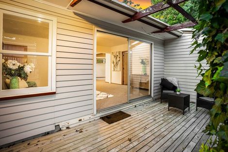 Photo of property in 57 Rimutaka Place, Titirangi, Auckland, 0604