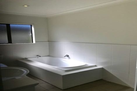 Photo of property in 68 Shelter Drive, Greenhithe, Auckland, 0632