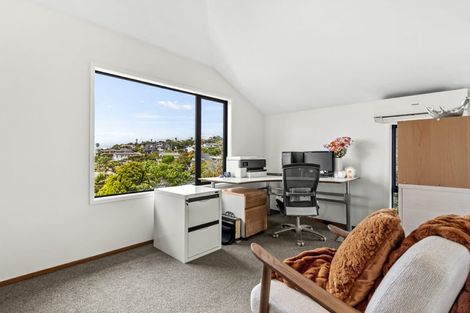 Photo of property in 1/33 Masterton Road, Rothesay Bay, Auckland, 0630