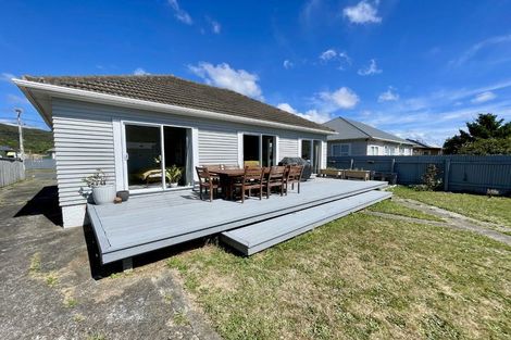 Photo of property in 17 Reynolds Street, Taita, Lower Hutt, 5011