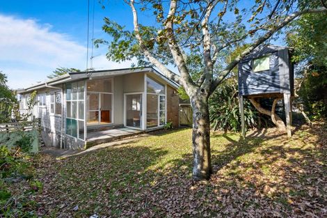 Photo of property in 2 Beswick Place, Birkdale, Auckland, 0626