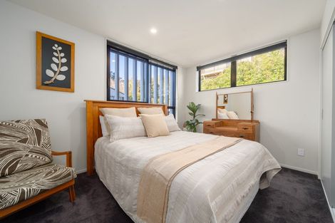 Photo of property in 1/6 Bushland Grove, Paparangi, Wellington, 6037