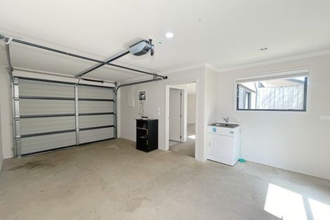 Photo of property in 12 Akeake Lane, Manurewa, Auckland, 2102