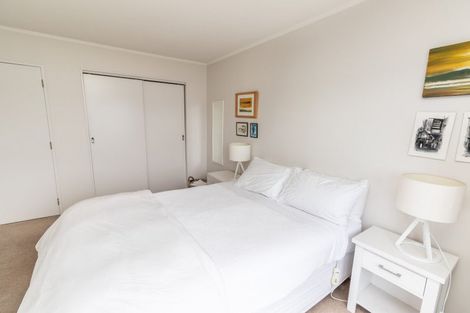 Photo of property in 123 Marine Parade, Seatoun, Wellington, 6022