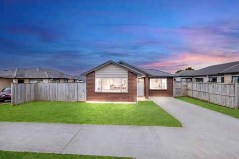 Photo of property in 28 Rainsford Road, Pukekohe, 2120