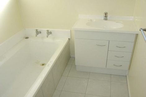 Photo of property in 4 Sabot Place, Massey, Auckland, 0614