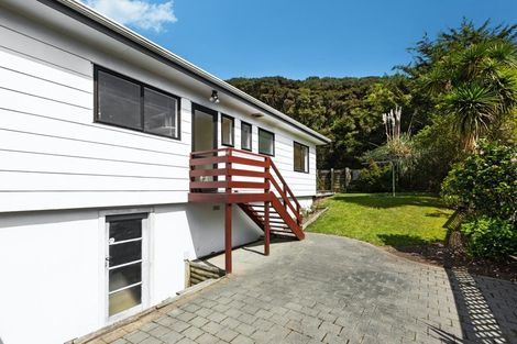 Photo of property in 58 Albatross Close, Whitby, Porirua, 5024