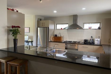 Photo of property in 17 Glen Bay Close, Pinehill, Auckland, 0632