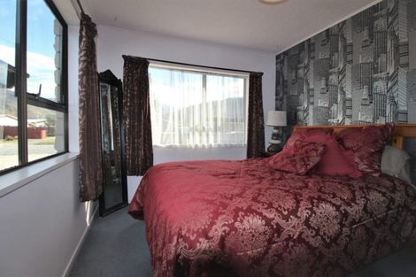 Photo of property in 17 Dunstan Street, Clyde, 9330