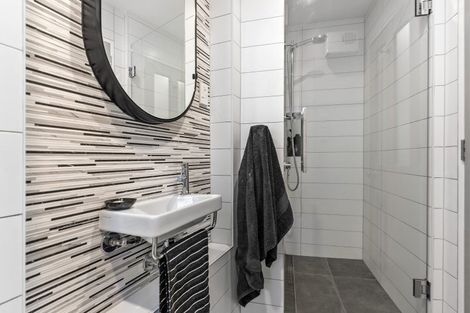 Photo of property in 41 Rona Street, Eastbourne, Lower Hutt, 5013