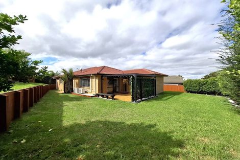 Photo of property in 36 Saralee Drive, Manurewa, Auckland, 2105