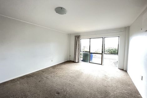 Photo of property in 2/127 Stapleford Crescent, Browns Bay, Auckland, 0630