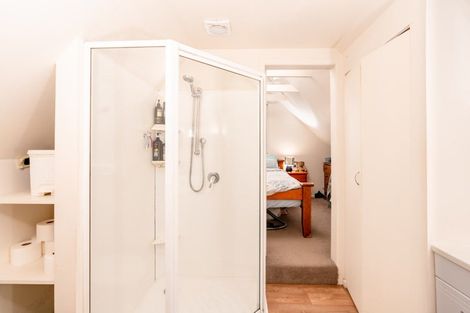 Photo of property in 17 Fitzpatrick Street, Newlands, Wellington, 6037