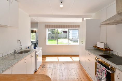 Photo of property in 36 Karaka Street, Helensville, 0800