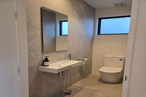 Photo of property in 4 Queensway, Three Kings, Auckland, 1024