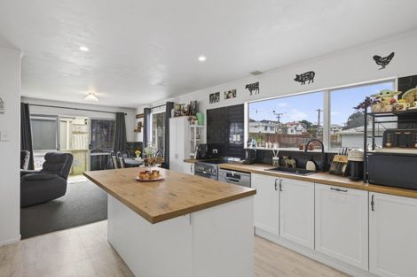 Photo of property in 58 Mould Street, Waitara, 4320