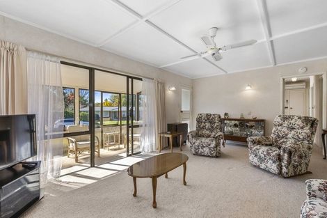 Photo of property in 10 Campbell Place, Pukehangi, Rotorua, 3015