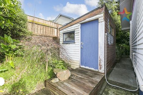 Photo of property in 10 Innes Way, Newlands, Wellington, 6037