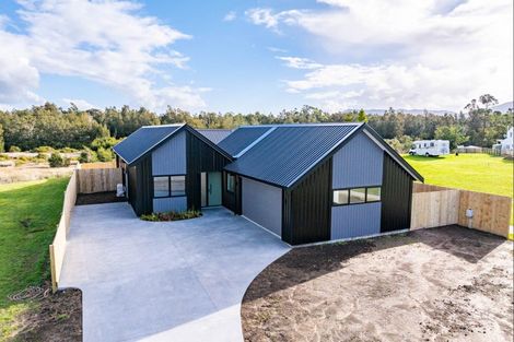 Photo of property in 8 Grey Heron Close, Mangawhai Heads, 0573