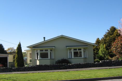 Photo of property in 26 Paraekaretu Street, Hunterville, 4730