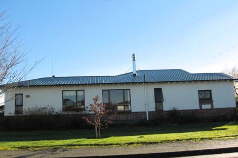Photo of property in 14 Queen Street, Winton, 9720