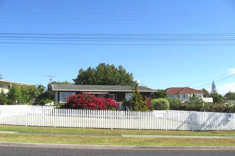 Photo of property in 24 Law Street, Torbay, Auckland, 0630