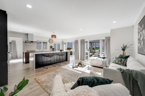 Photo of property in 38 Dannemora Drive, Dannemora, Auckland, 2016