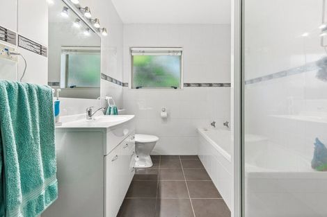 Photo of property in 24 Millstream Drive, Henderson, Auckland, 0610