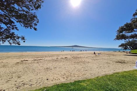 Photo of property in 10/77 Old Lake Road, Narrow Neck, Auckland, 0624