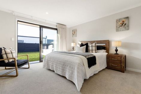 Photo of property in 32 Hugo Shaw Drive, Cambridge, 3434