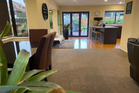 Photo of property in 37 Pigeon Mountain Road, Half Moon Bay, Auckland, 2012