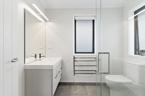 Photo of property in 6 Davey Crescent, Orewa, 0931