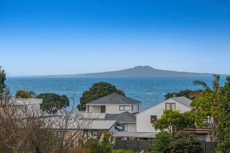 Photo of property in 11 Zita Avenue, Matakatia, Whangaparaoa, 0930