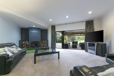 Photo of property in 210 Oraha Road, Kumeu, 0892
