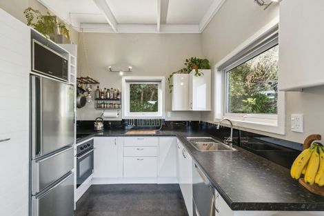 Photo of property in 1/72 Homebush Road, Khandallah, Wellington, 6035