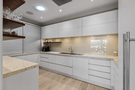 Photo of property in 8a Jelas Drive, Riverhead, 0820