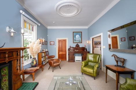 Photo of property in 27 Fitzroy Road, Bluff Hill, Napier, 4110