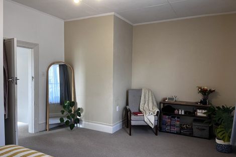 Photo of property in 69 Rolleston Street, Mount Cook, Wellington, 6021