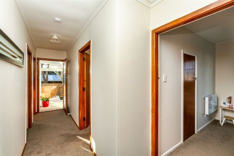 Photo of property in 33 Omata Road, Marfell, New Plymouth, 4310