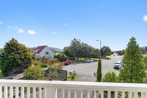 Photo of property in 30 Frimley Terrace, Waikanae Beach, Waikanae, 5036