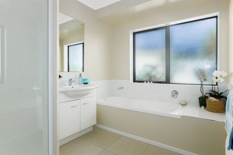 Photo of property in 48 Kahurangi Heights, Aotea, Porirua, 5024