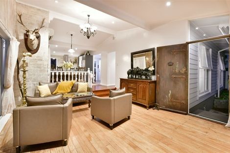 Photo of property in 76 Chivalry Road, Glenfield, Auckland, 0629