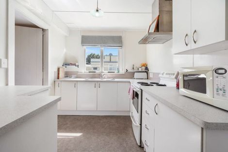 Photo of property in 2a Finch Street, One Tree Point, 0118