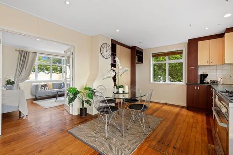 Photo of property in 42 Philomel Crescent, Bayswater, Auckland, 0622
