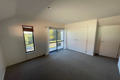 Photo of property in 2/27 Kellaway Drive, East Tamaki, Auckland, 2013