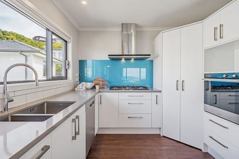 Photo of property in 12 Grumman Lane, Newlands, Wellington, 6037