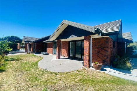 Photo of property in 32 Orlando Crescent, Waimairi Beach, Christchurch, 8083