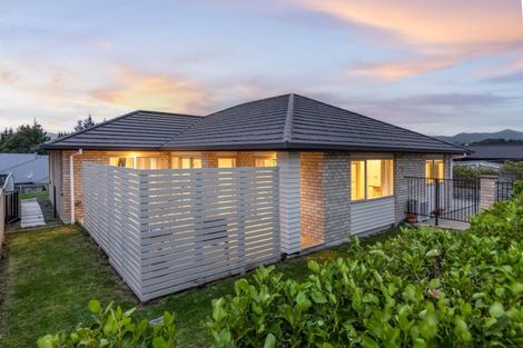 Photo of property in 122 Endeavour Drive, Whitby, Porirua, 5024