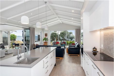 Photo of property in 43 Torkar Road, Clarks Beach, 2122