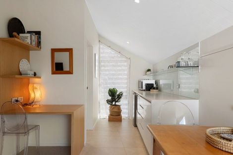 Photo of property in 117 Main Road, Redcliffs, Christchurch, 8081